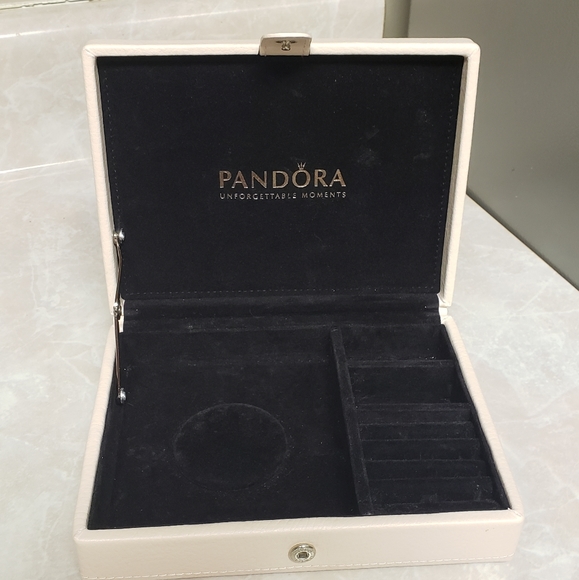 Pandora jewelry box - Picture 1 of 7
